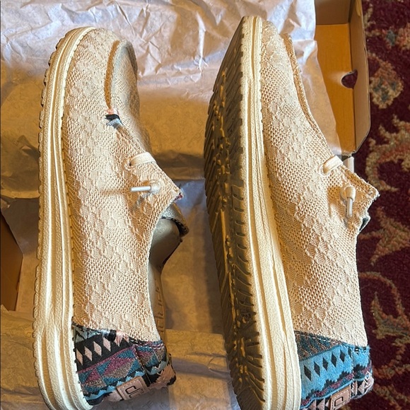 Buckle Wendy Pink Boho Aztec Shoes - Picture 6 of 10